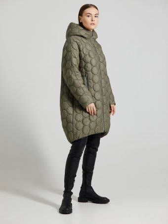 Женское утеплённое стёганное пальто с карманами на молнии